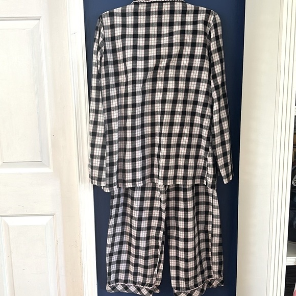 Women’s Victoria’s Secret Plaid Flannel Pajama Set Size Medium - Picture 7 of 11